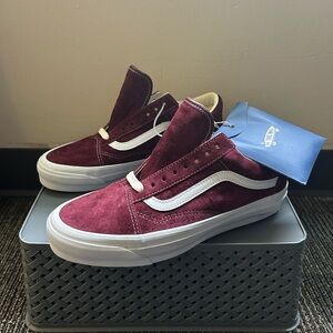 Vans Old Skool Sneakers Burgundy with White Trim Men’s Size 9